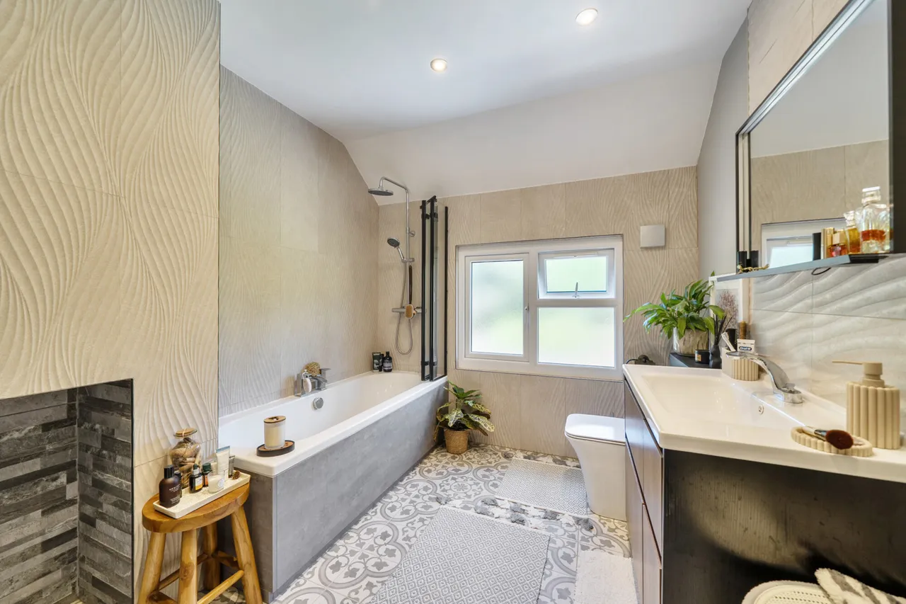 Belle Vue Terrace, Summerhouse Lane, UB9, photo 9