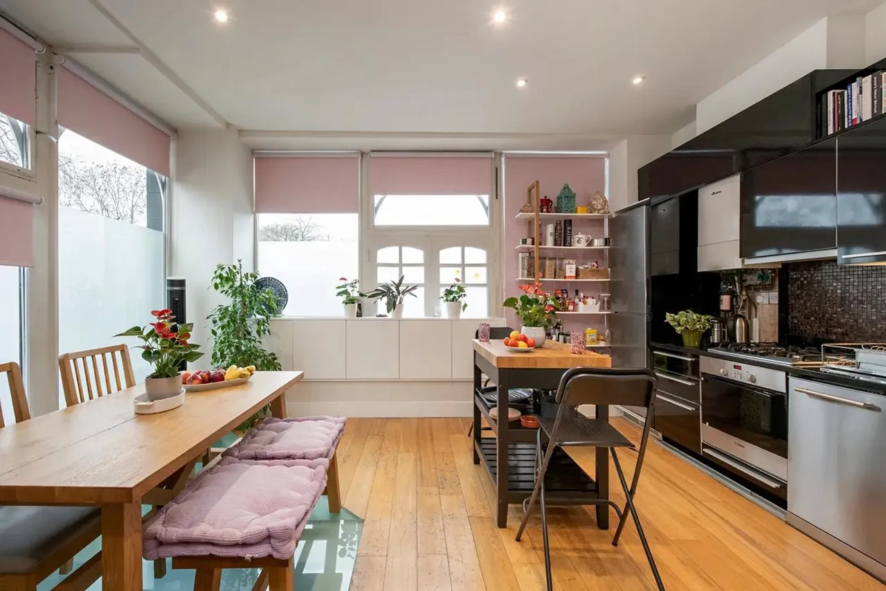 Prince Of Wales Road, London, NW5, photo 3
