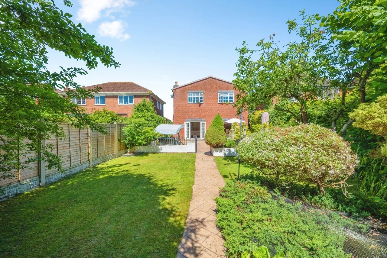 Sutton Road, Mile Oak, Tamworth, Staffordshire, B78, photo 38
