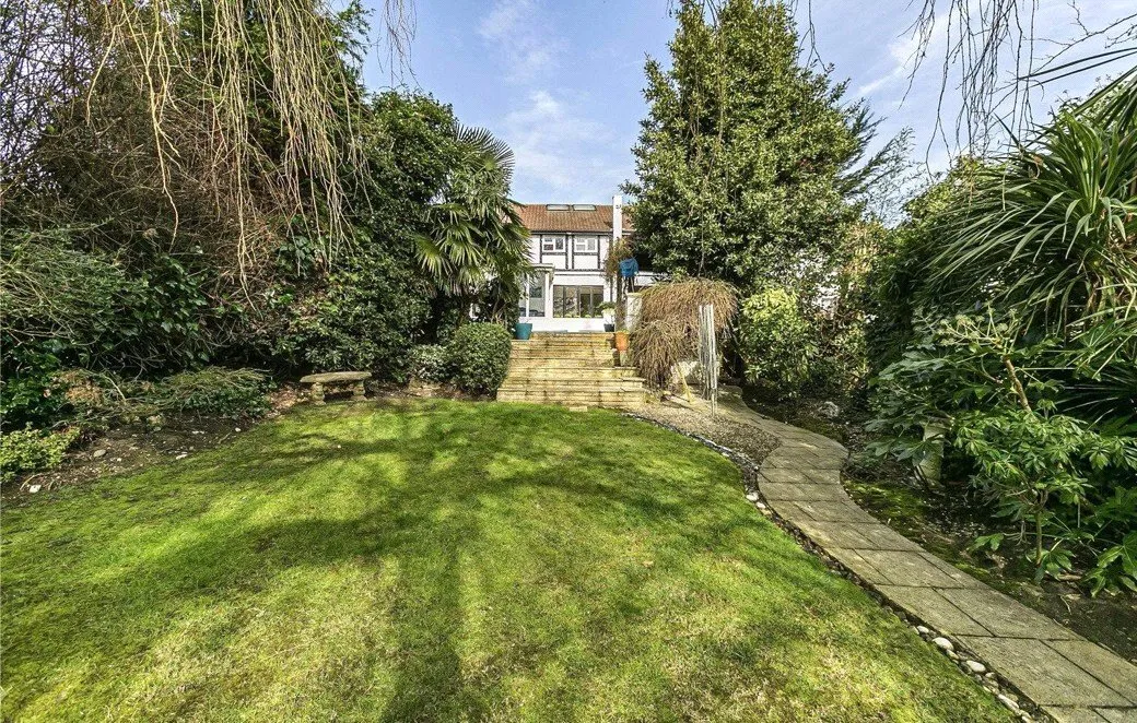 Greenbrook Avenue, Hadley Wood, EN4 0LS, photo 32