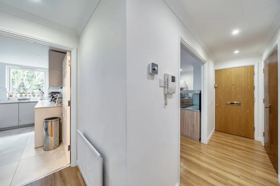 Finchley Lane, London, NW4, photo 16