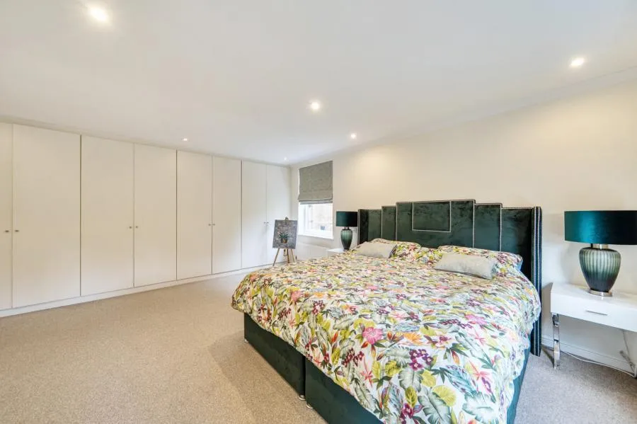 Finchley Lane, London, NW4, photo 18