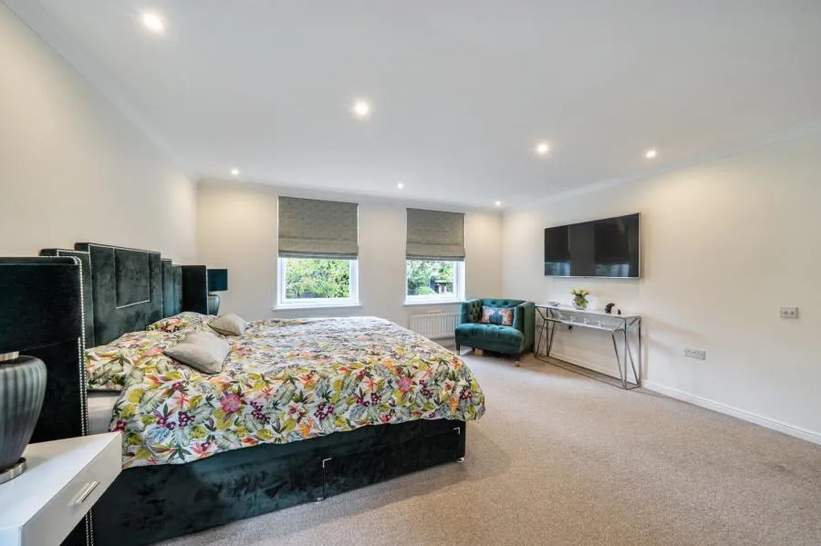 Finchley Lane, London, NW4, photo 8