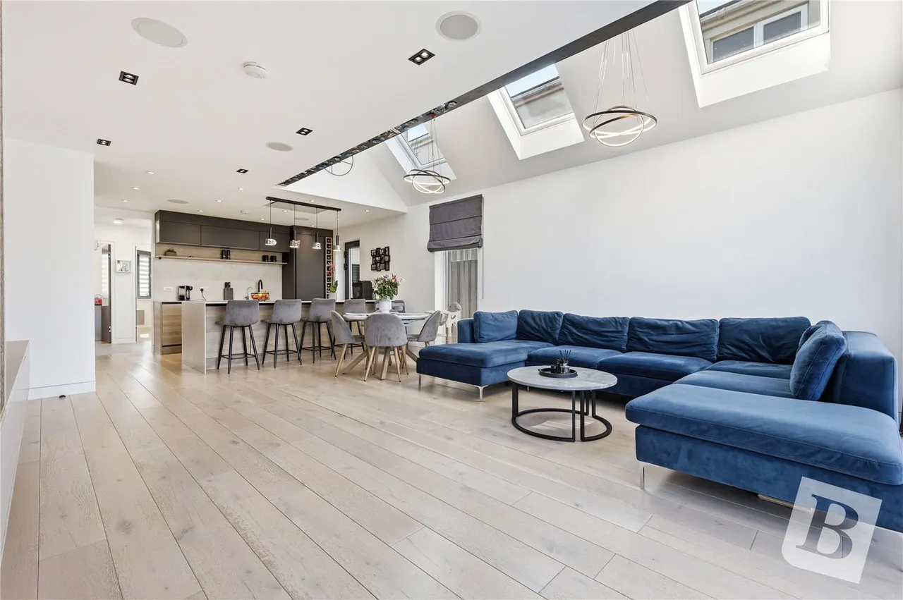 5 bed property for sale — The Drive, Chelmsford, Essex, CM1
