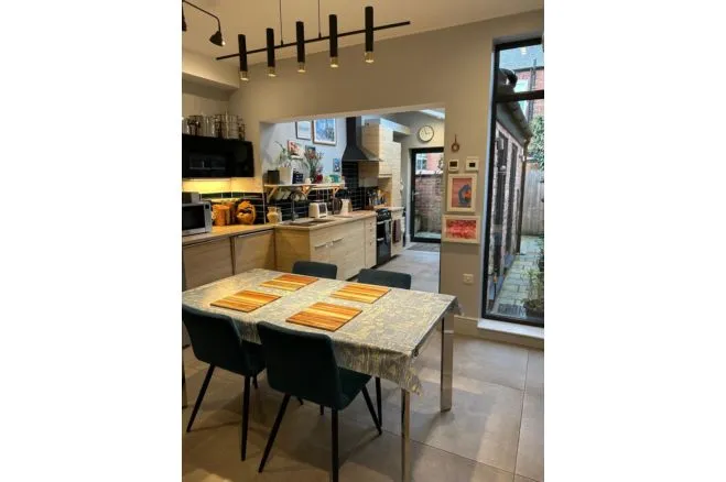 3 bed house for sale — Halstead Ave, Manchester