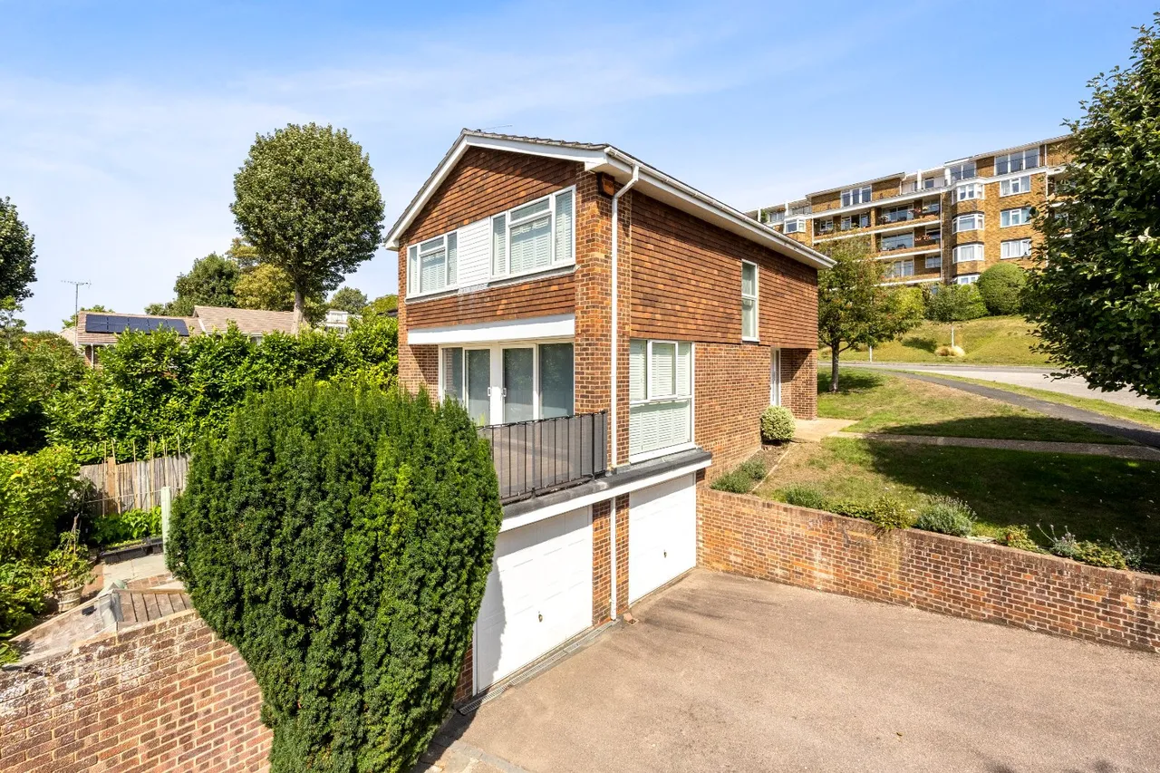 4 bed house for sale, Varndean Drive, Brighton, BN1