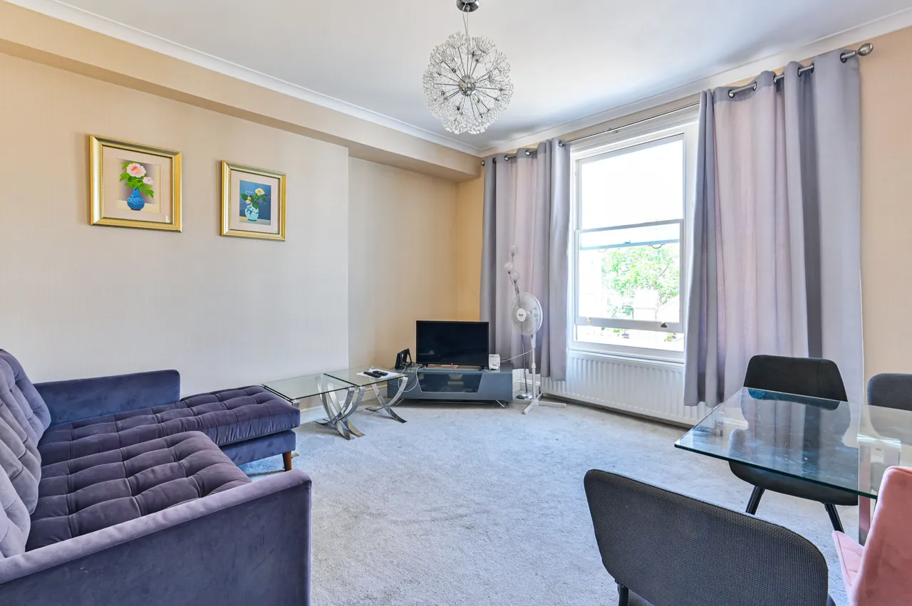 Flat 3, 9 Castletown Road, London, photo 4
