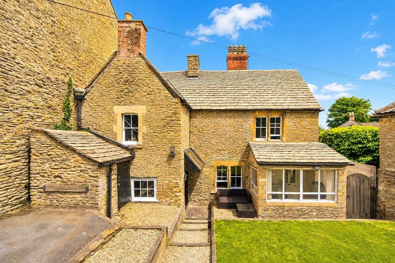 3 bed house for sale, Rodden Road, Frome, BA11