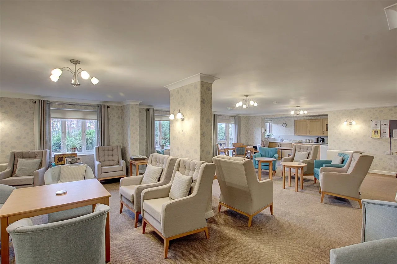 Kingfisher Court, Woodfield Road, Droitwich, Worcestershire, WR9 8UU, photo 12