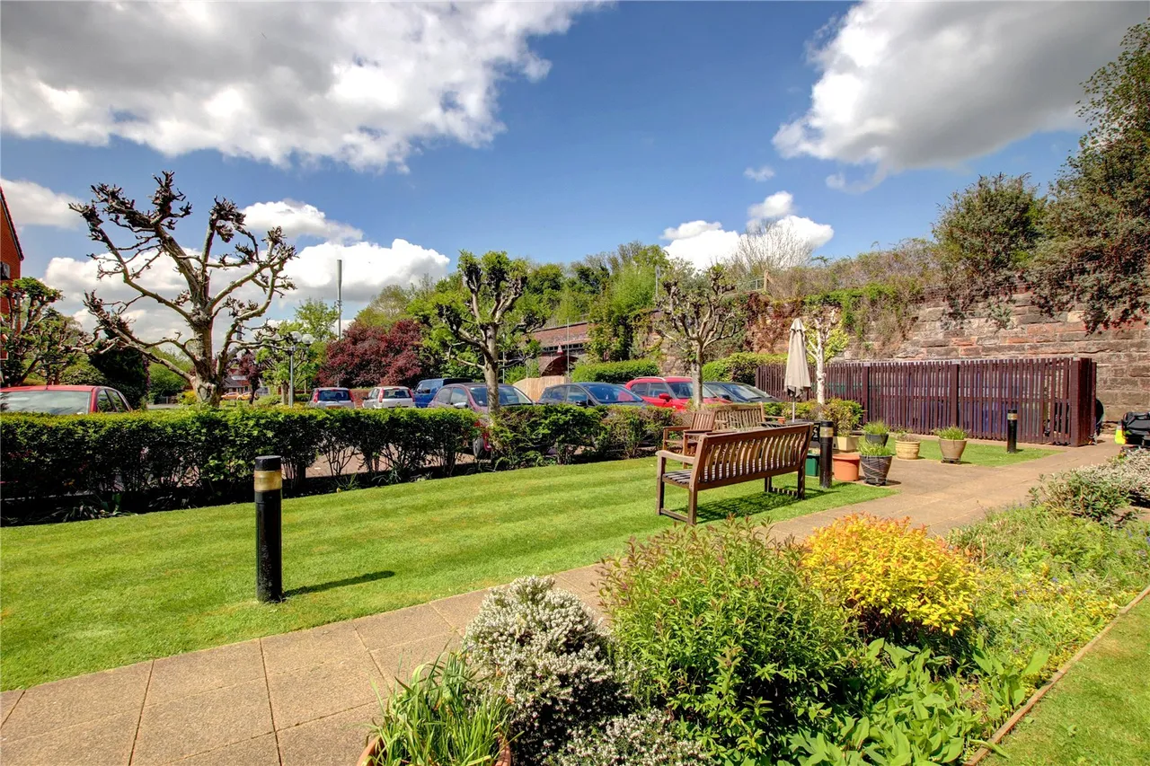 Kingfisher Court, Woodfield Road, Droitwich, Worcestershire, WR9 8UU, photo 10