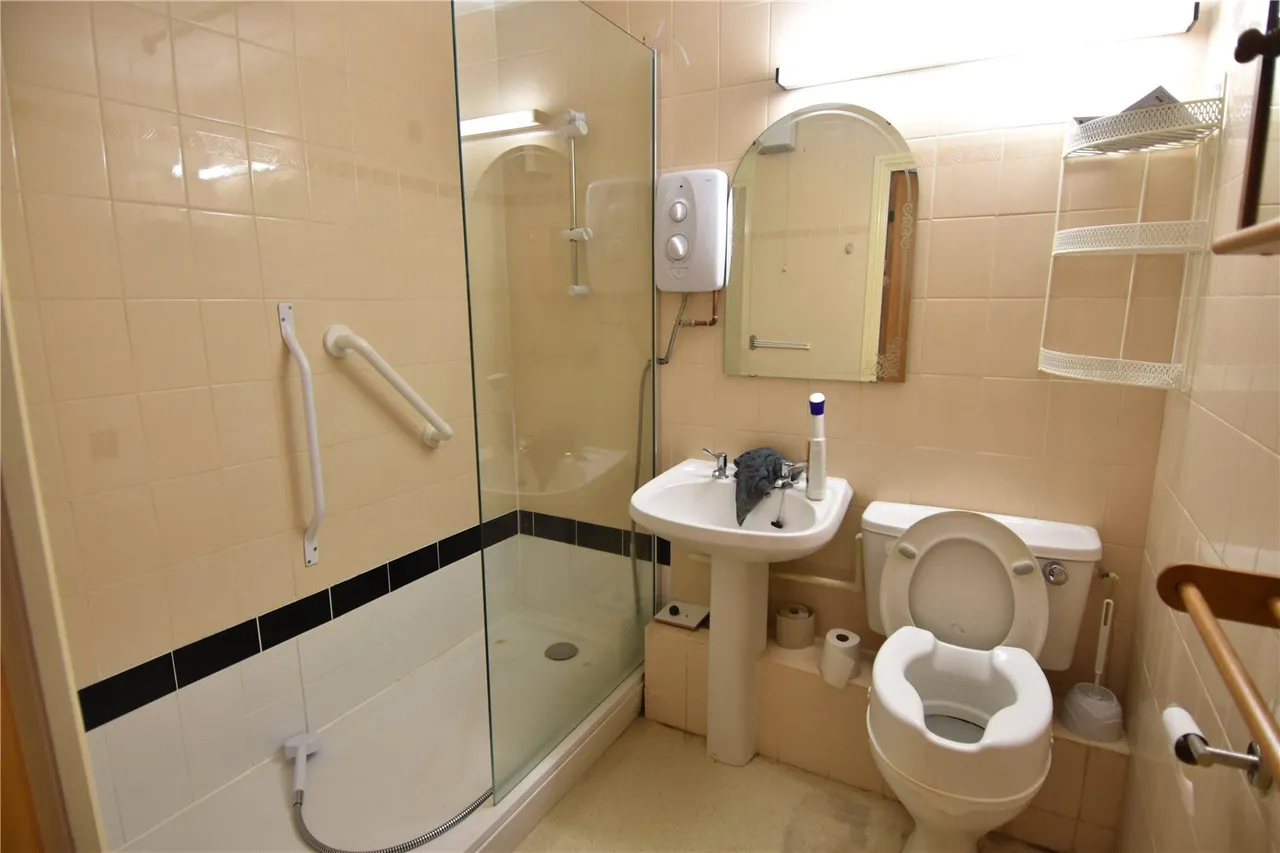 Kingfisher Court, Woodfield Road, Droitwich, Worcestershire, WR9 8UU, photo 8