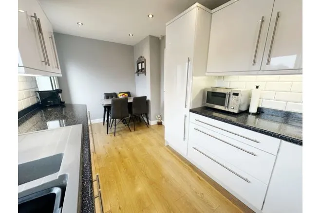 Roe Lane, Oldham, photo 5