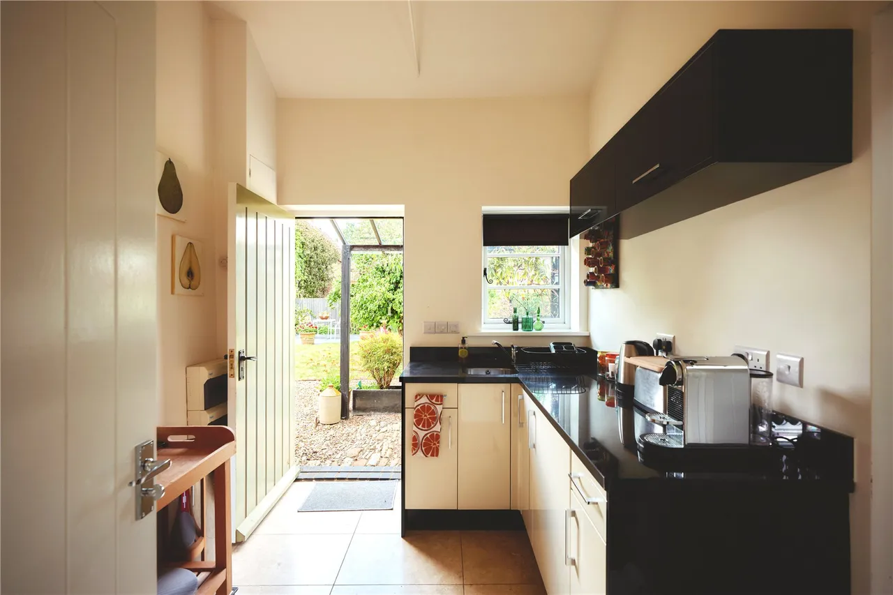 West Street, Earls Barton, NN6, photo 14