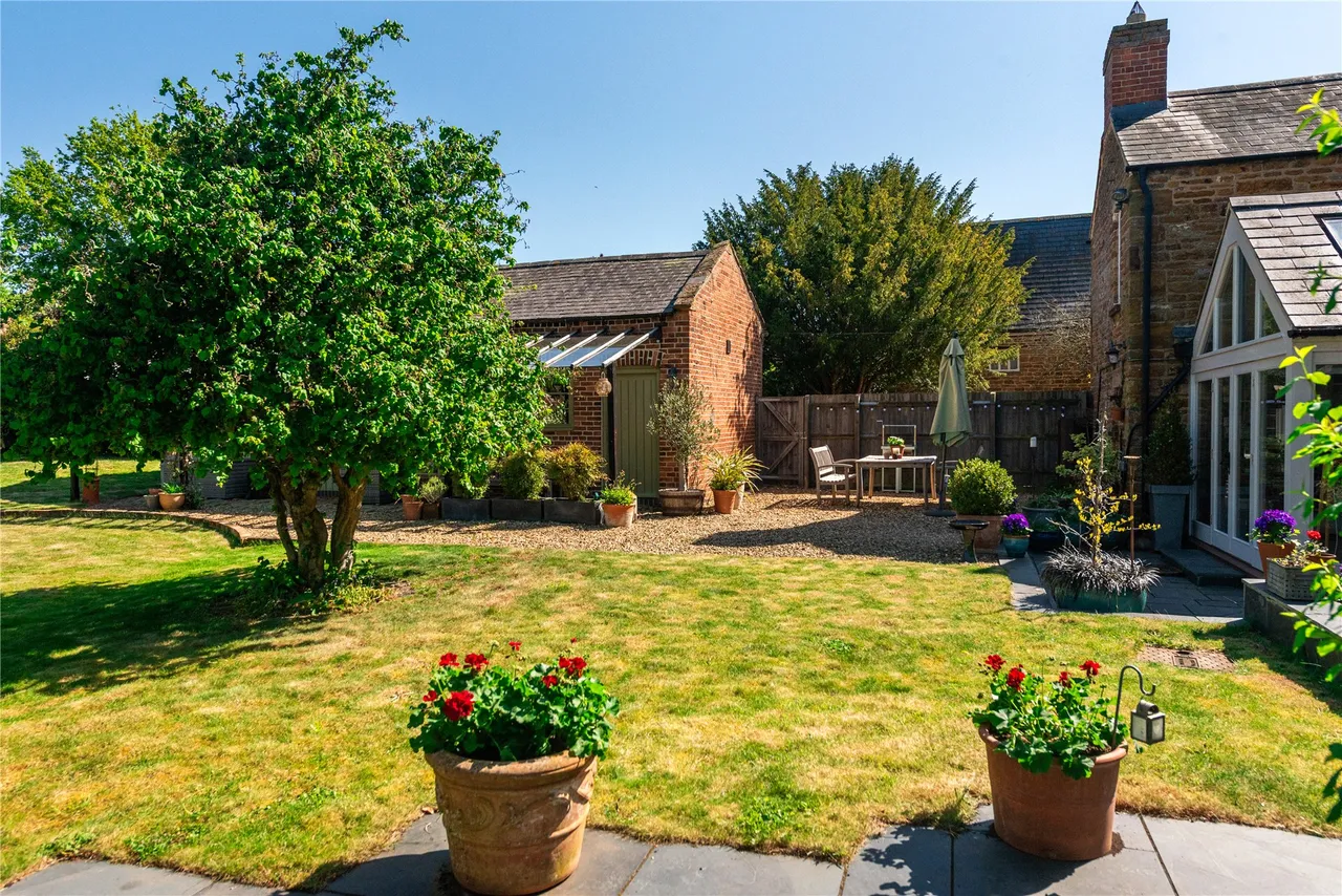 West Street, Earls Barton, NN6, photo 37
