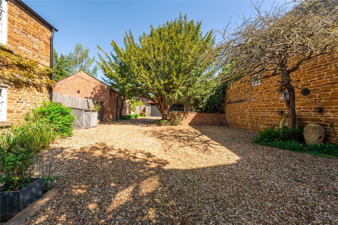 West Street, Earls Barton, NN6, photo 39