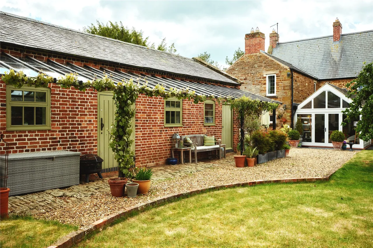 West Street, Earls Barton, NN6, photo 12