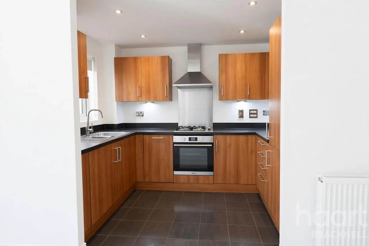 Waterloo Road, Crowthorne, RG45, photo 13