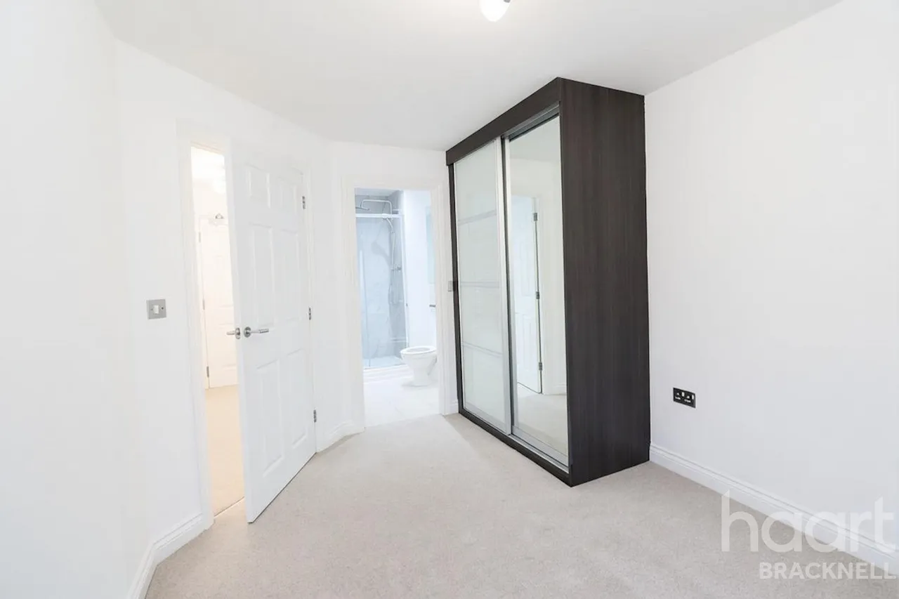 Waterloo Road, Crowthorne, RG45, photo 21