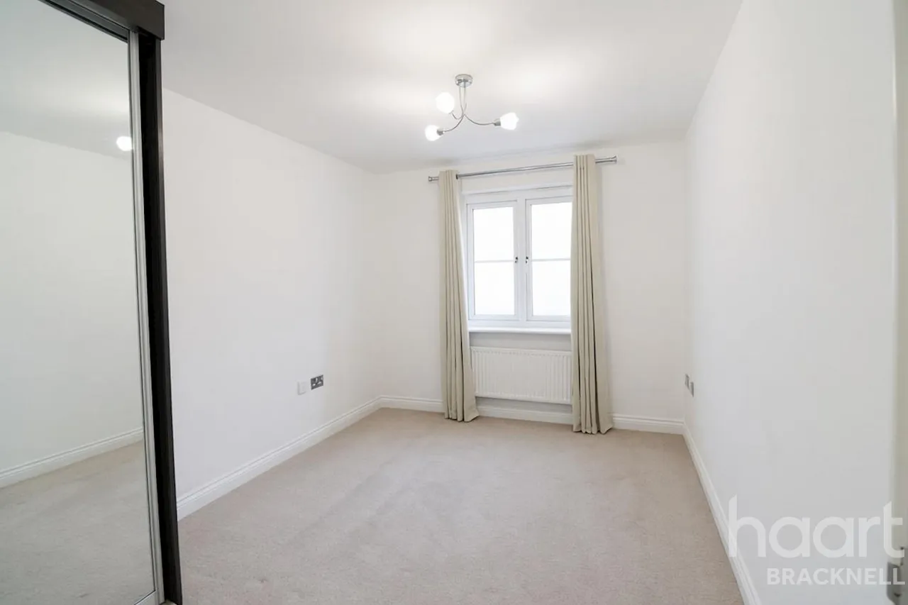 Waterloo Road, Crowthorne, RG45, photo 26