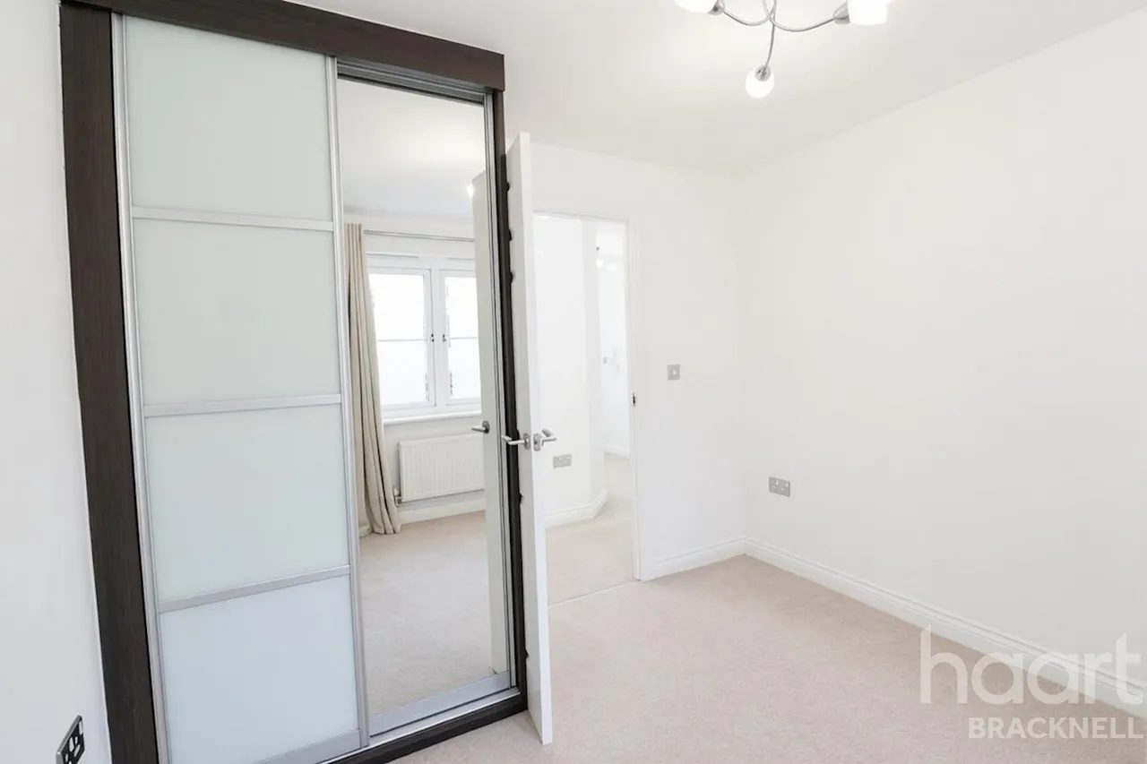 Waterloo Road, Crowthorne, RG45, photo 23