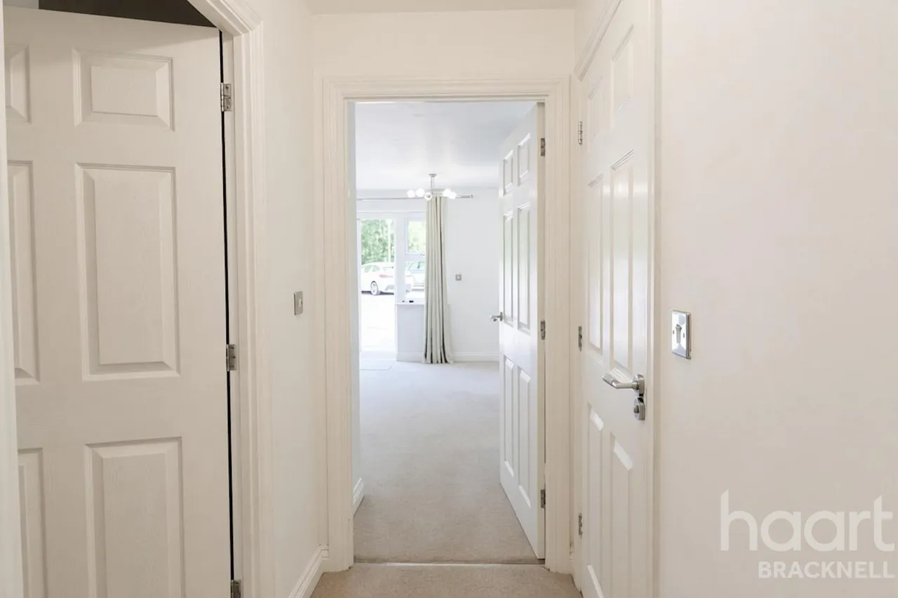 Waterloo Road, Crowthorne, RG45, photo 24