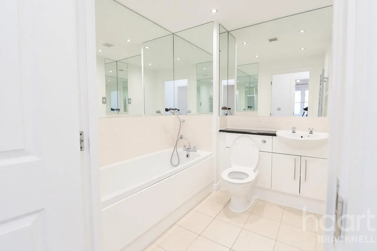 Waterloo Road, Crowthorne, RG45, photo 25