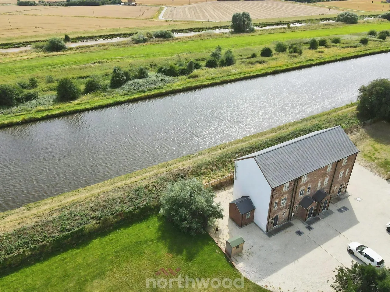 Spring Cottages, Sugar Mill Ponds, DN14, photo 11
