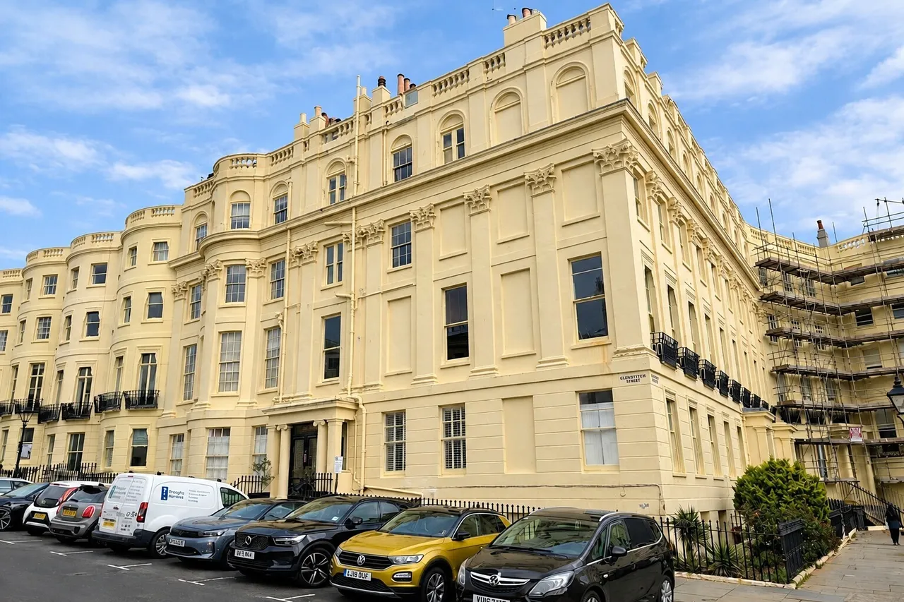 1 bed flat for sale, Brunswick Square, Hove, BN3