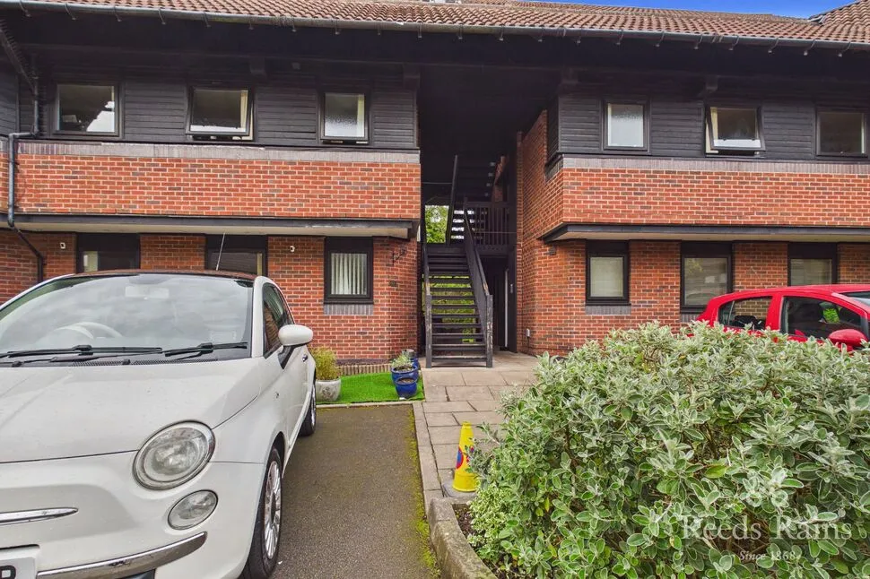 Hamnett Court, Birchwood, Cheshire, WA3, photo 2