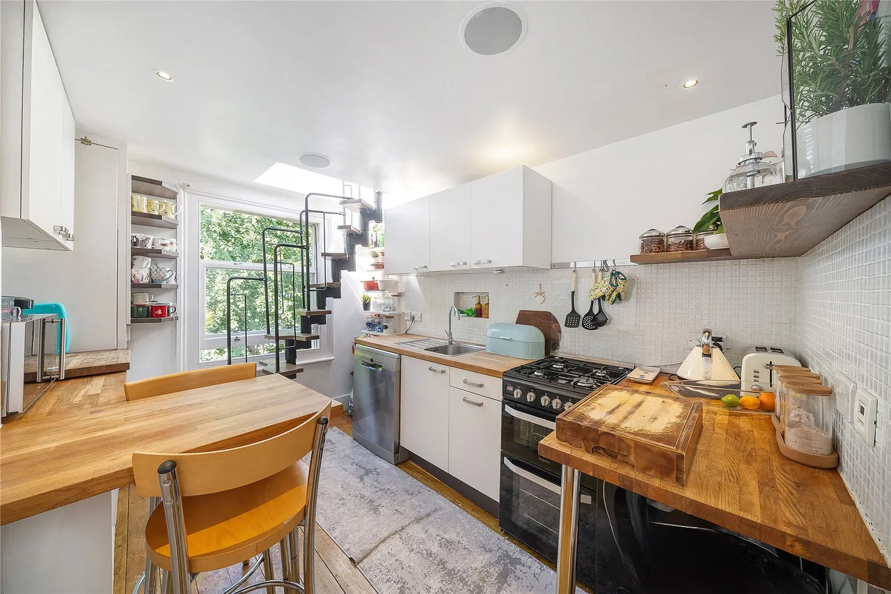 2 bed flat to rent — Medora Road, London, SW2