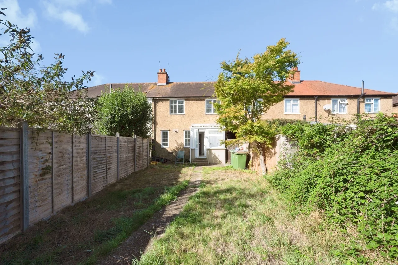Farm Road, Esher, KT10, photo 7