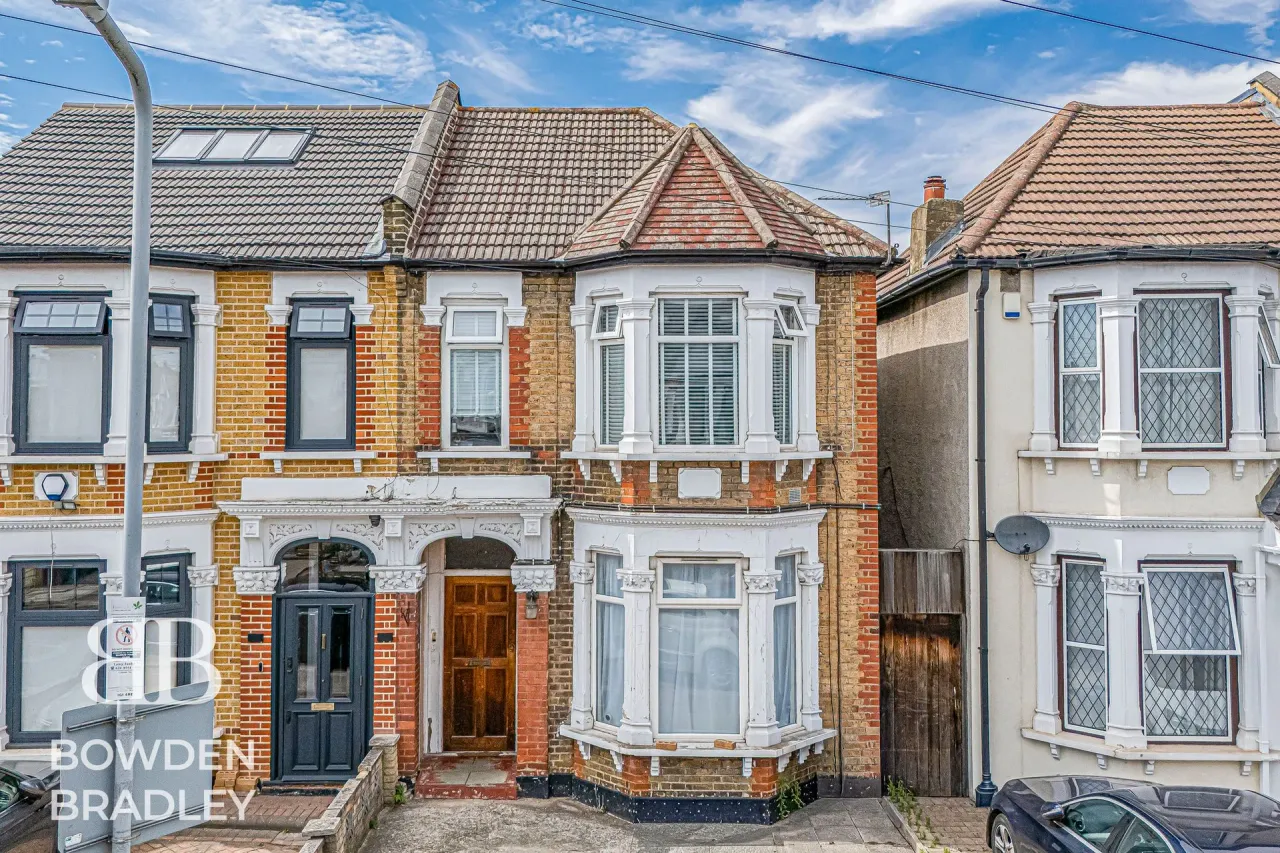 2 bed flat for sale, Coventry Road, Ilford, IG1