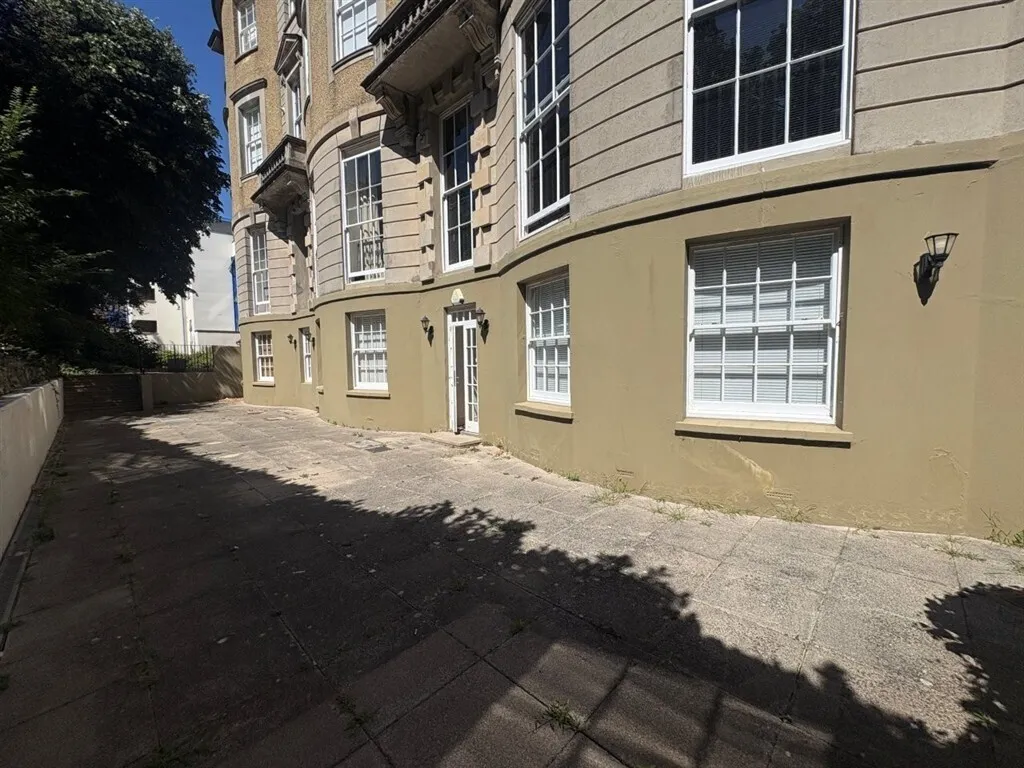 Store) Windlesham Road, BRIGHTON, photo 5