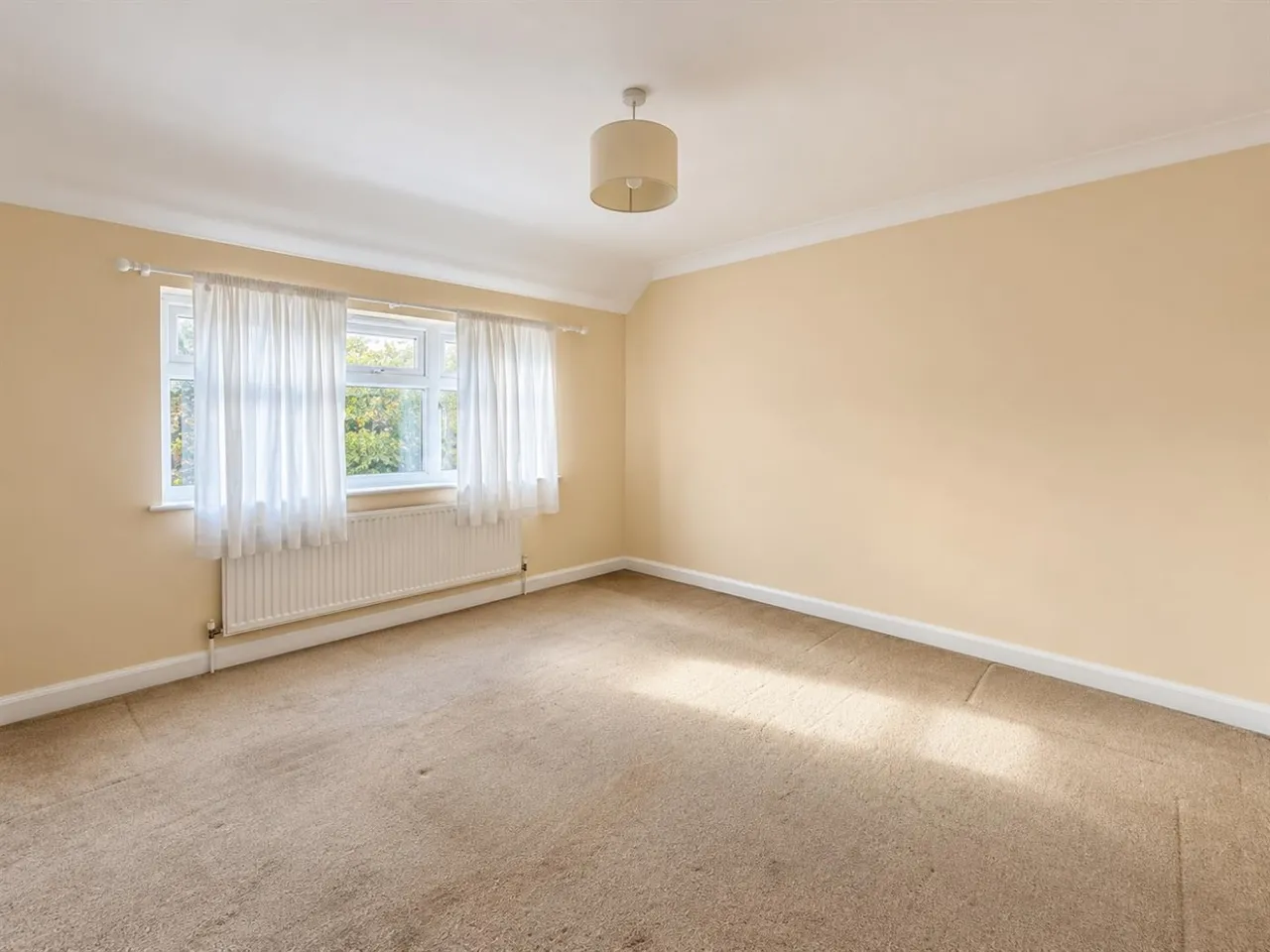 Semi-Detached For SaleWest Way, Heston, TW5, photo 5