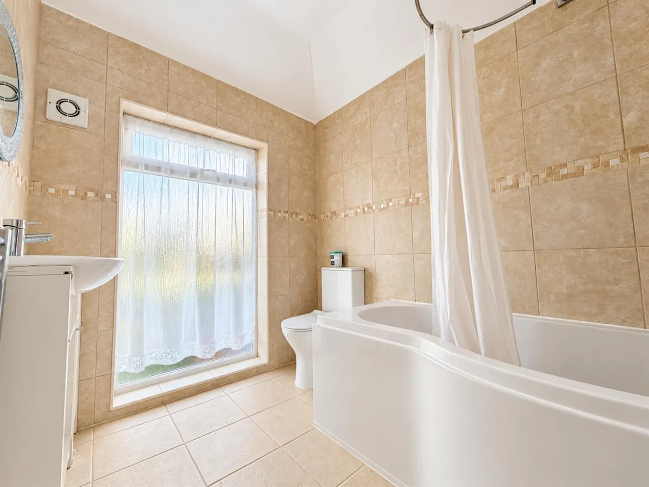 Semi-Detached For SaleWest Way, Heston, TW5, photo 7