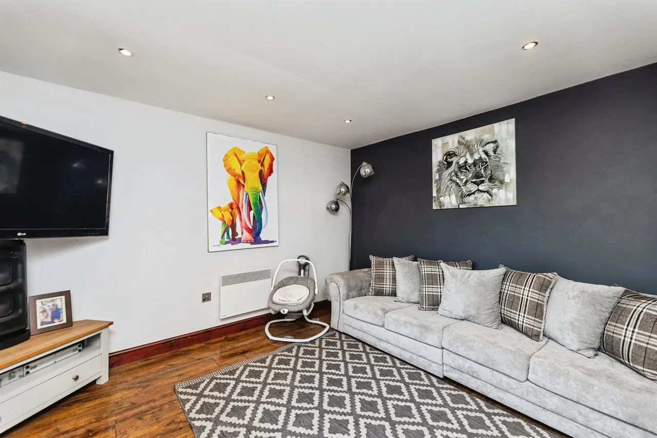 Leeds Road, Kippax, LS25, photo 16