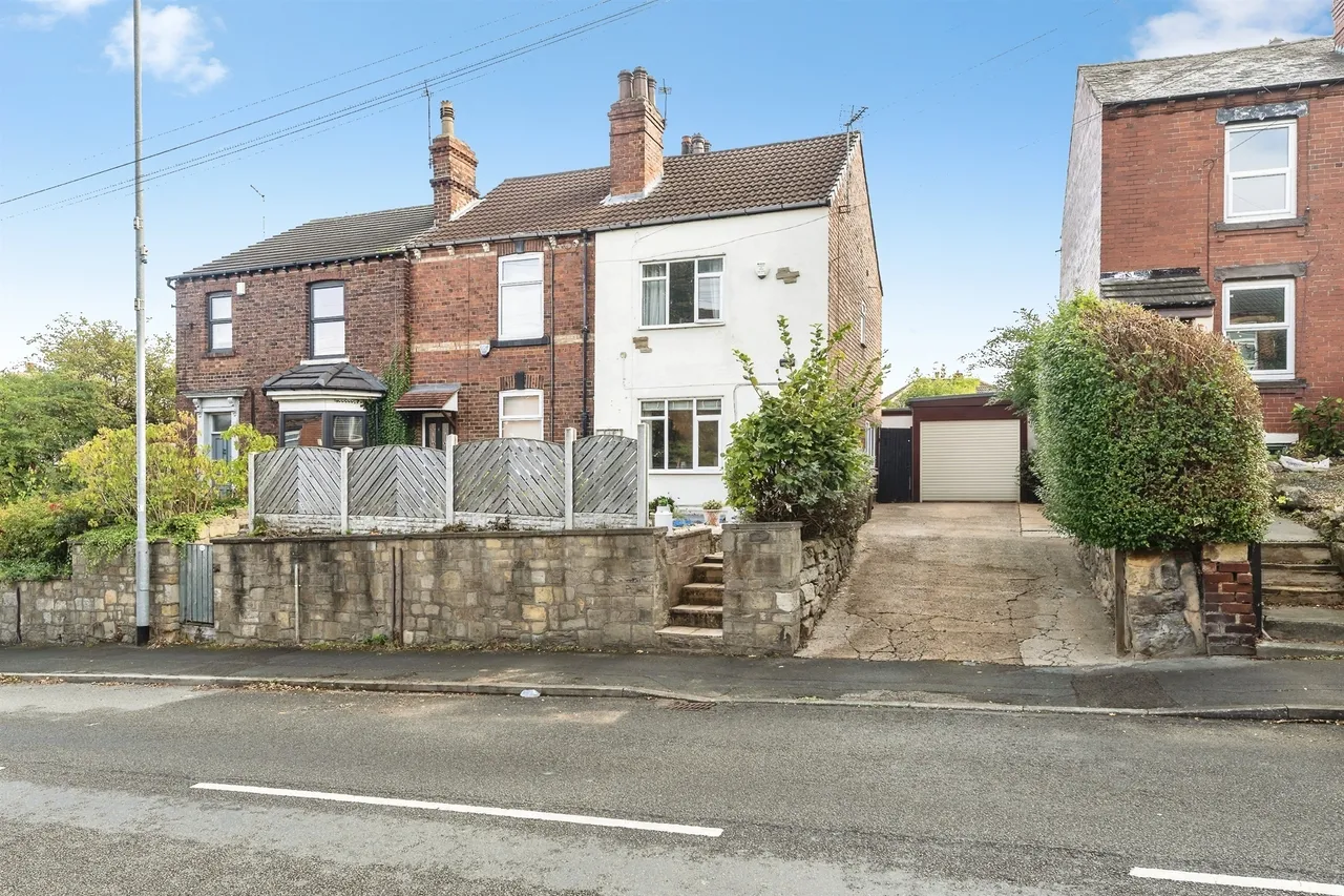 2 bed house for sale, Leeds Road, Kippax, LS25