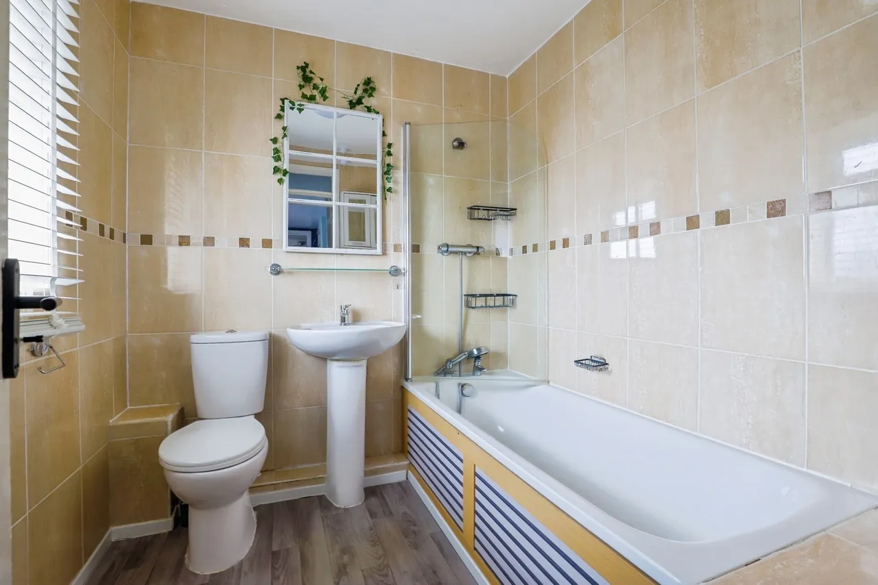 The Willows, Kemsley, ME10, photo 9