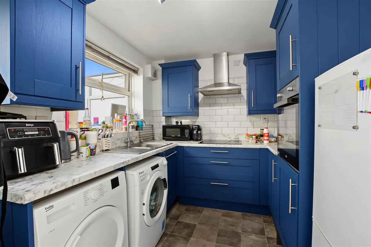 Hellebore Close, Nottingham, NG5, photo 2
