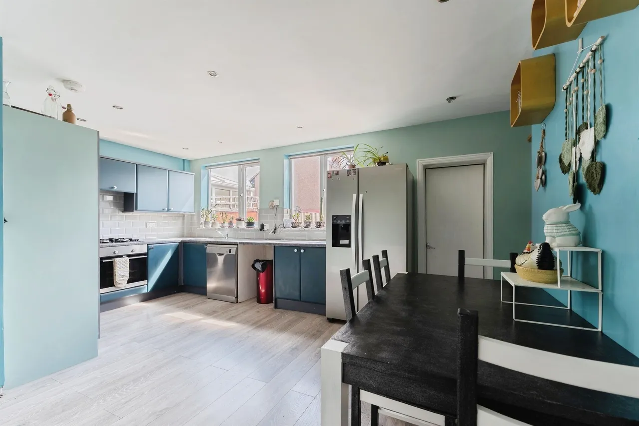 Chester Road, Whitby, CH66, photo 13