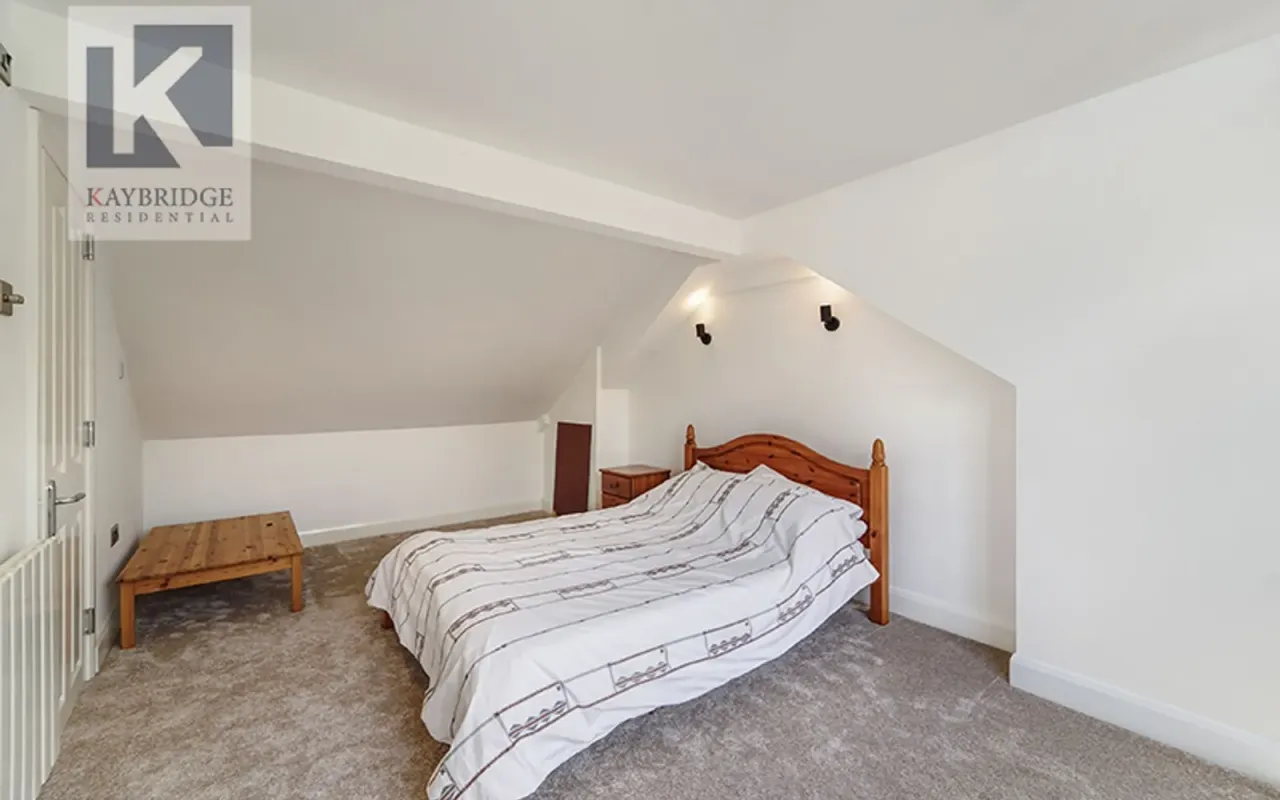 Raleigh Drive, Surbiton, KT5, photo 13