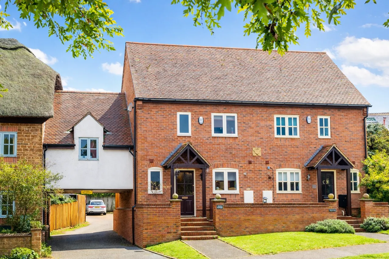 4 bed property for sale, Bushel Cottage, The Maltings, OX15