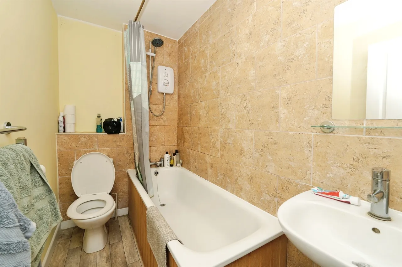 Valentine Lane, Chepstow, NP16, photo 14