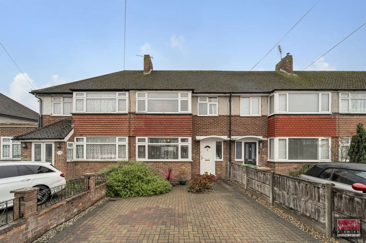3 bed property for sale, Dane Road, Ashford