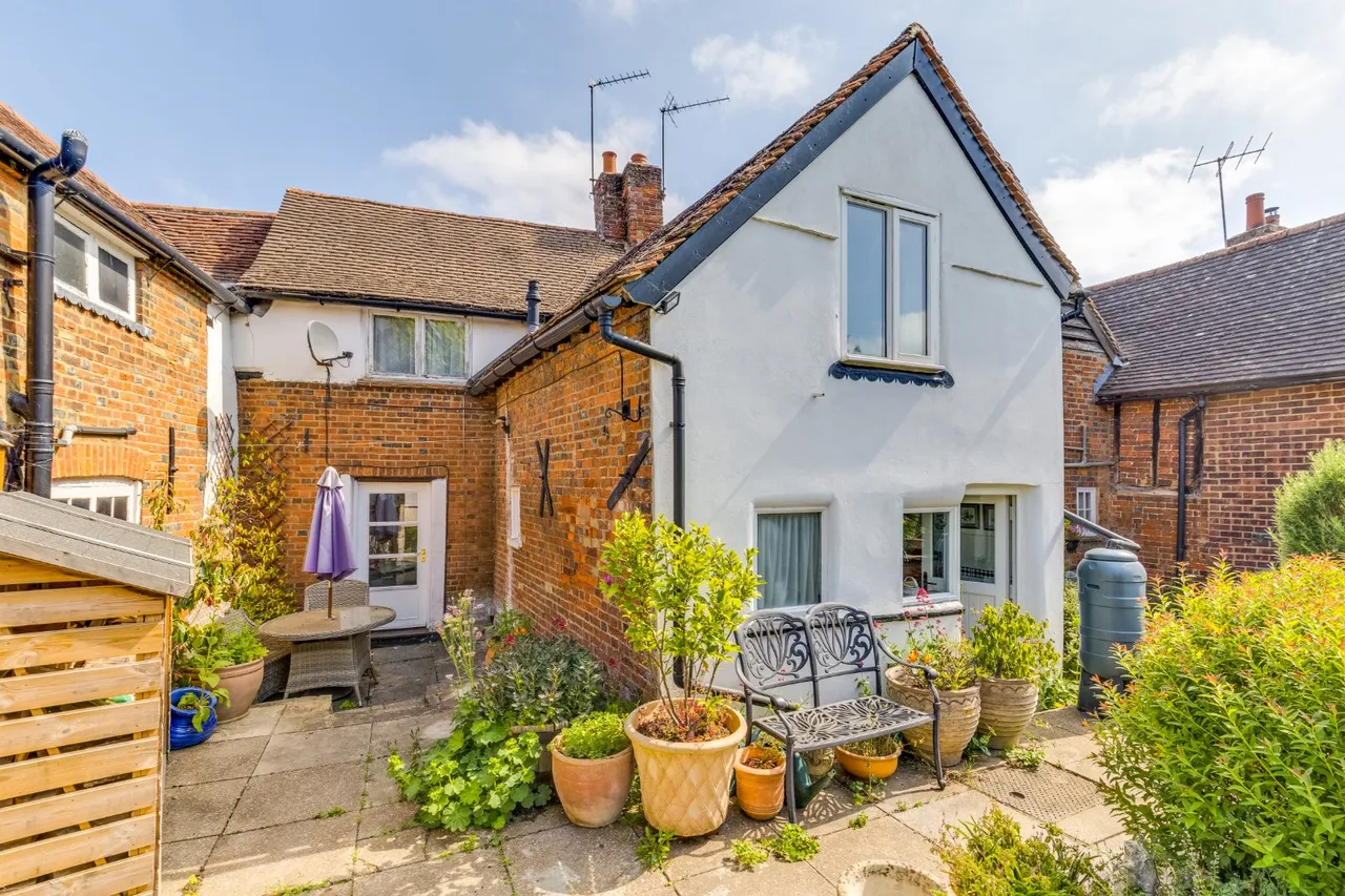 2 bed house for sale, High Street, Codicote, SG4