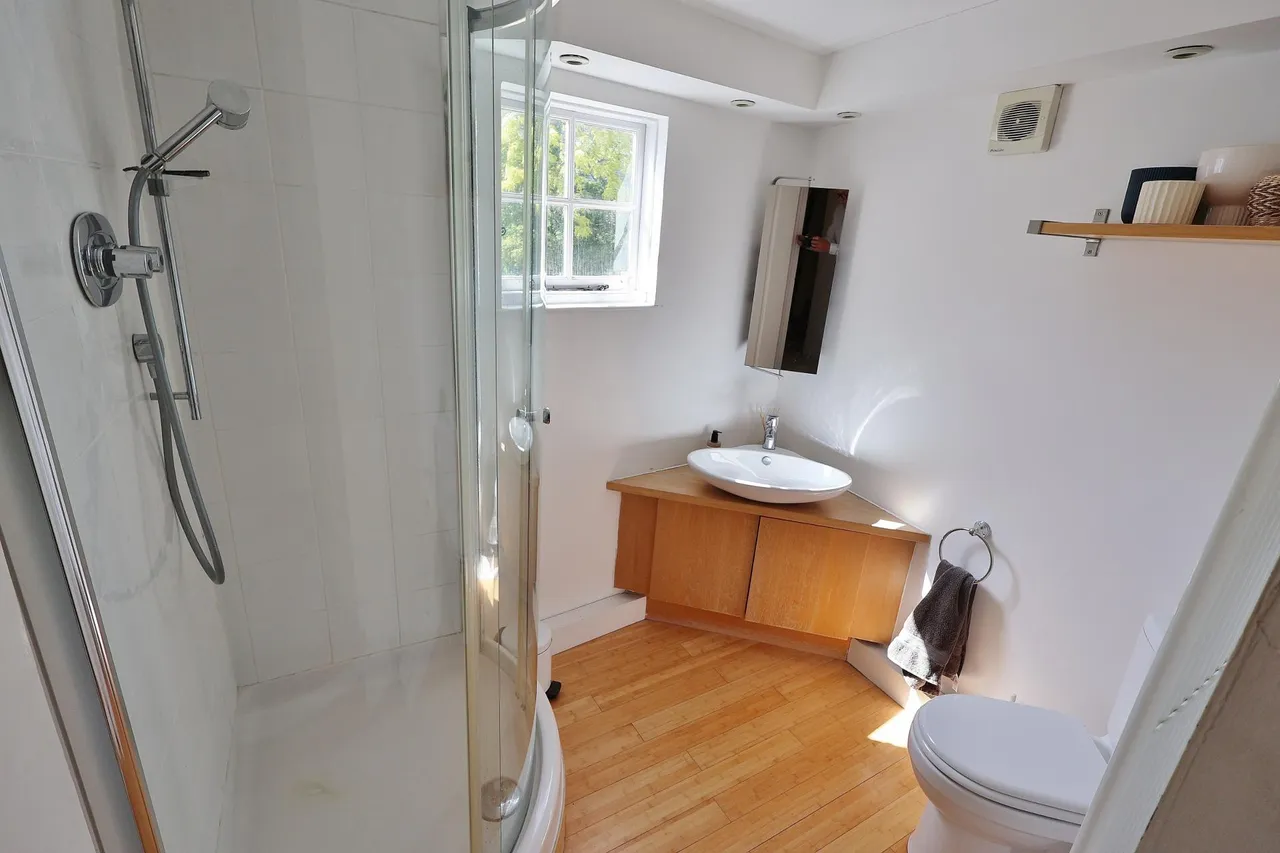 Silver Court, Bancroft, SG5, photo 33