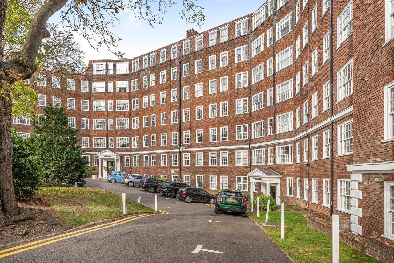 Eton College Road, Chalk Farm, NW3, photo 2