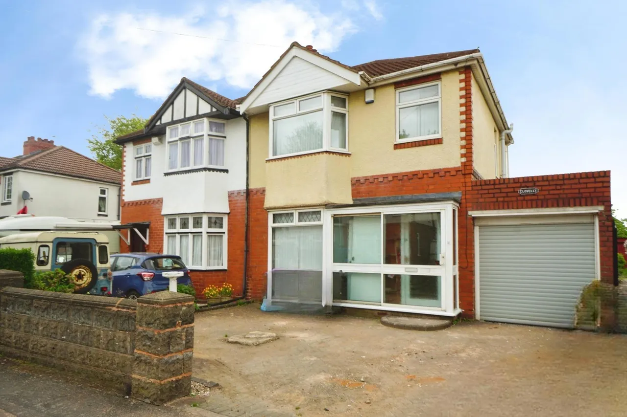 3 bed house for sale, Plascom Road, Wolverhampton, WV1