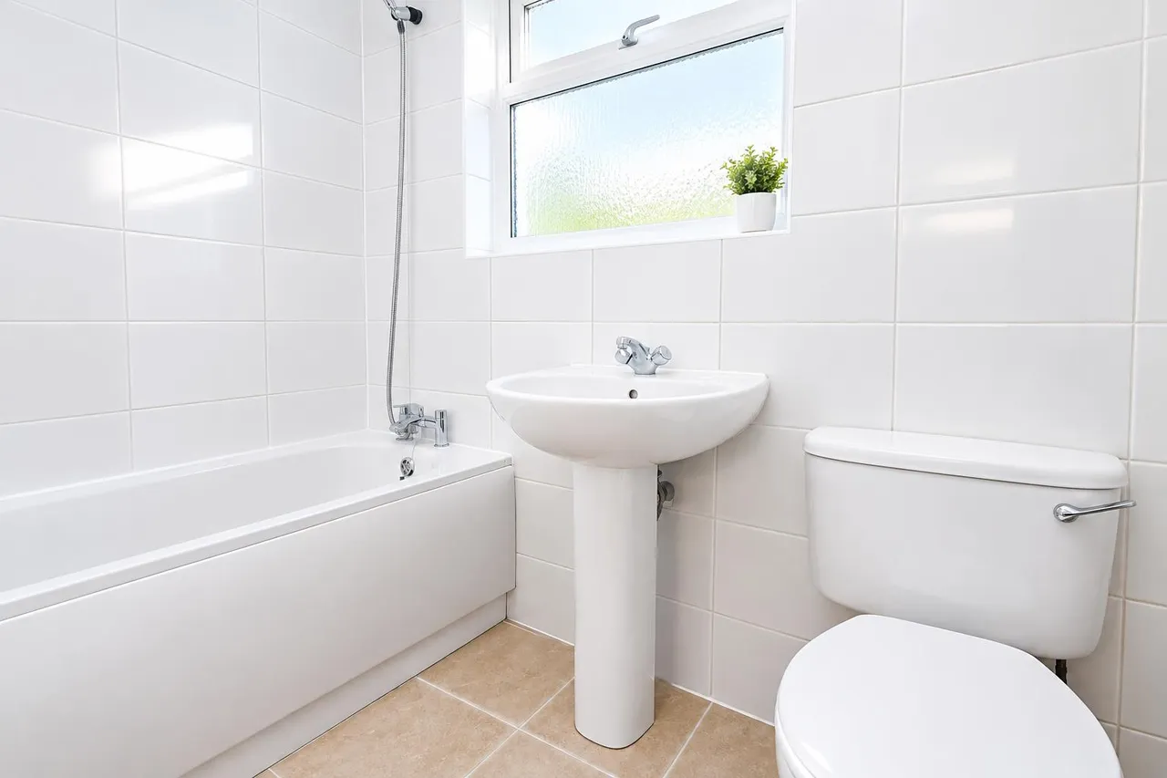 Chequers Parade, Palmers Green, N13, photo 6
