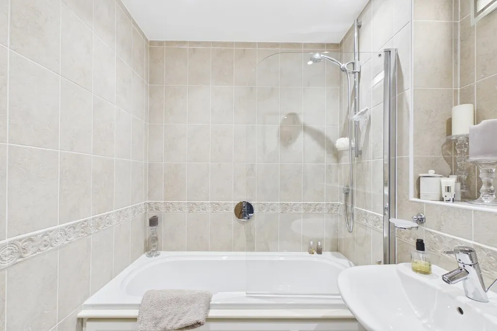 Low Chambers, Brigsteer, LA8, photo 8